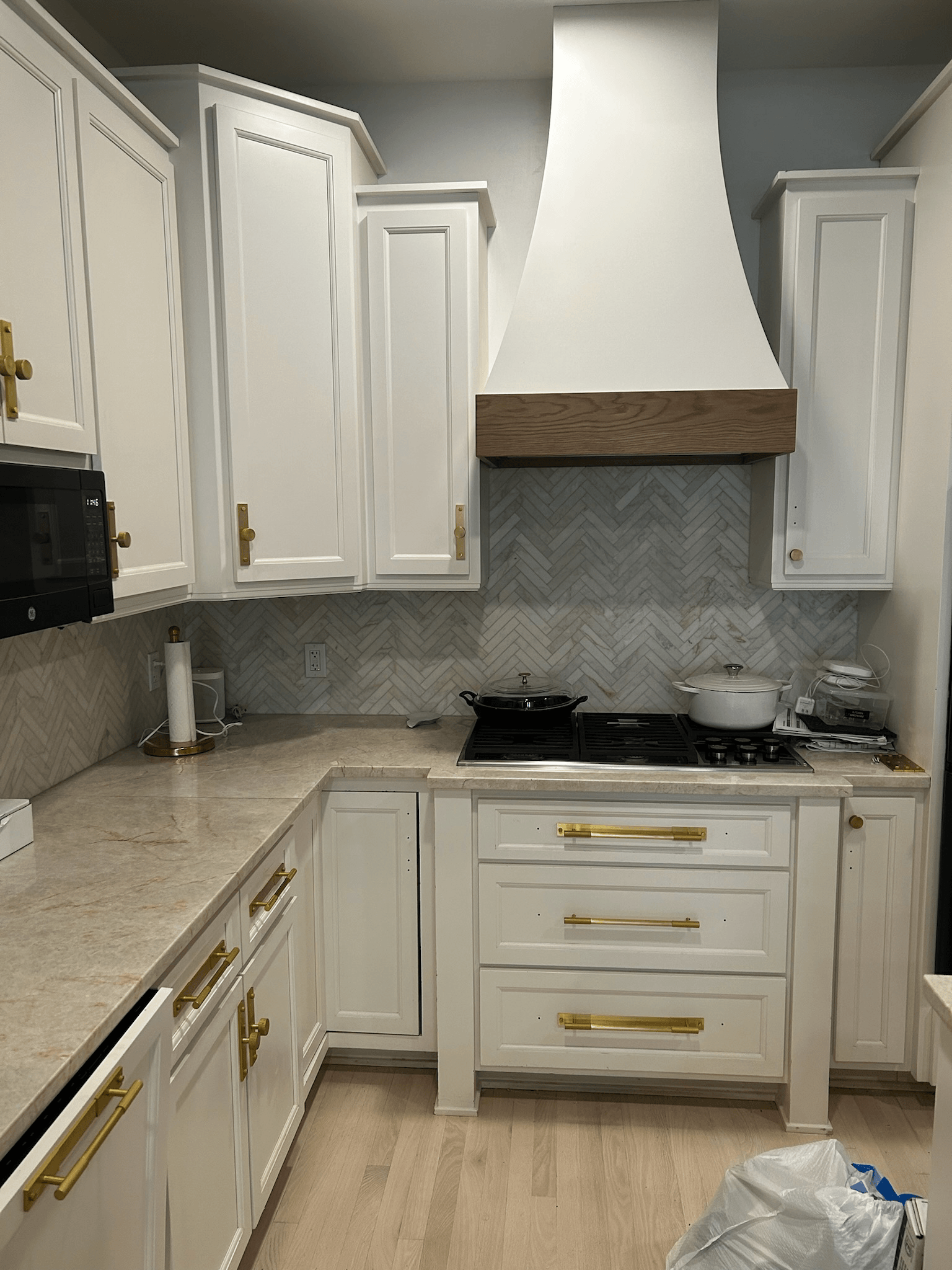 Sprayed finish kitchen cabinets